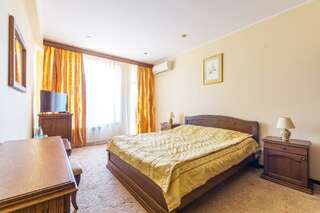 Гостиница Вилла Риф Адлер Двухместный номер Делюкс с 1 кроватью и балконом-1